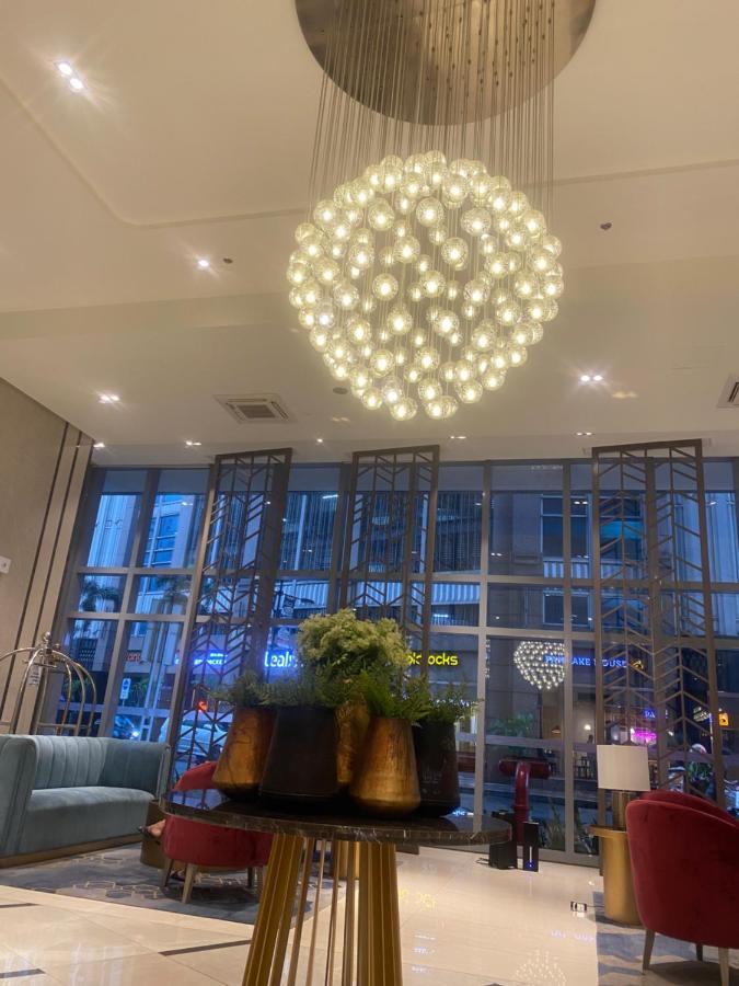 Classy 2Br Suite At Eastwood City With Pool And City Skyline View Manila Exterior photo