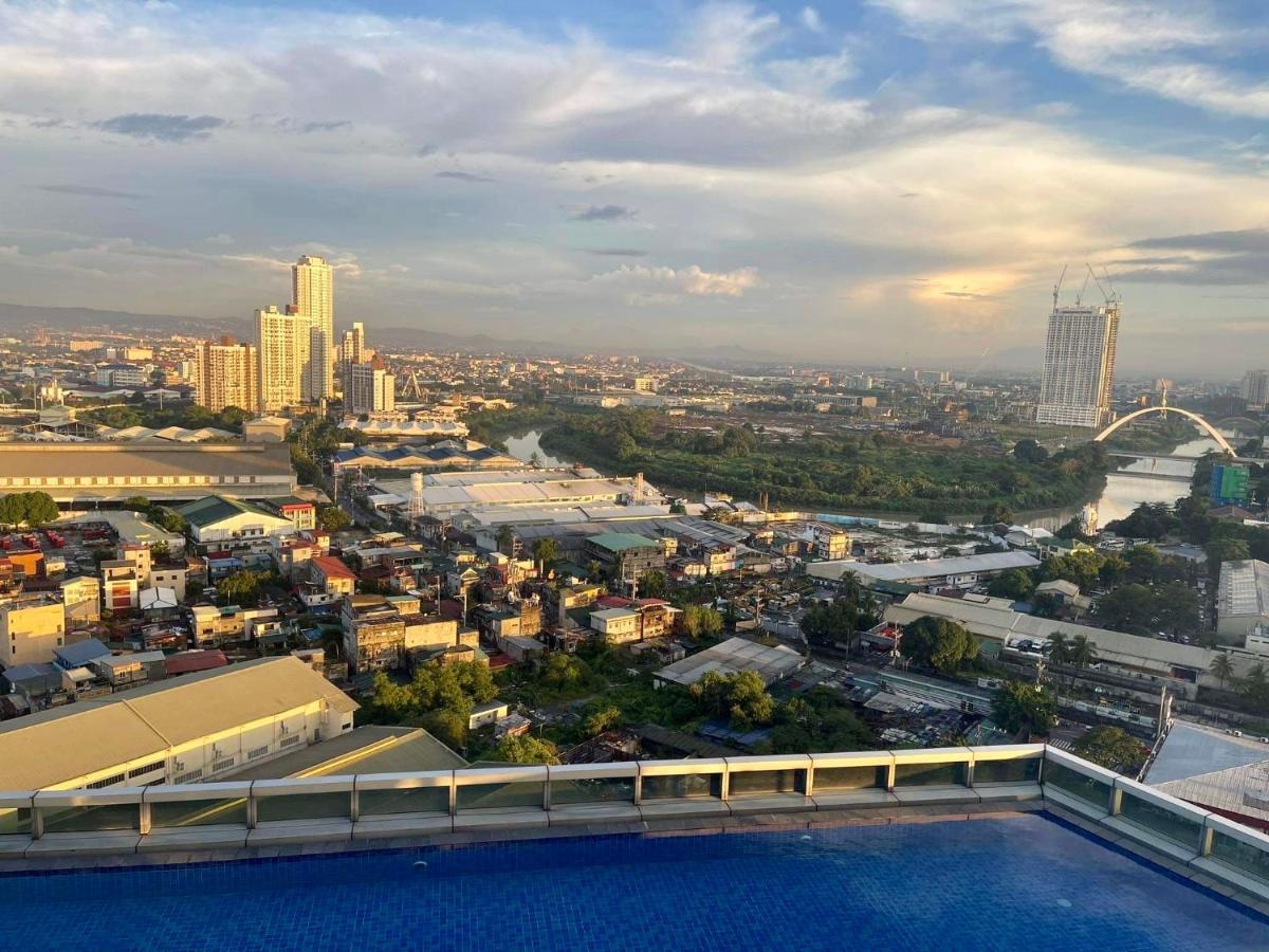 Classy 2Br Suite At Eastwood City With Pool And City Skyline View Manila Exterior photo